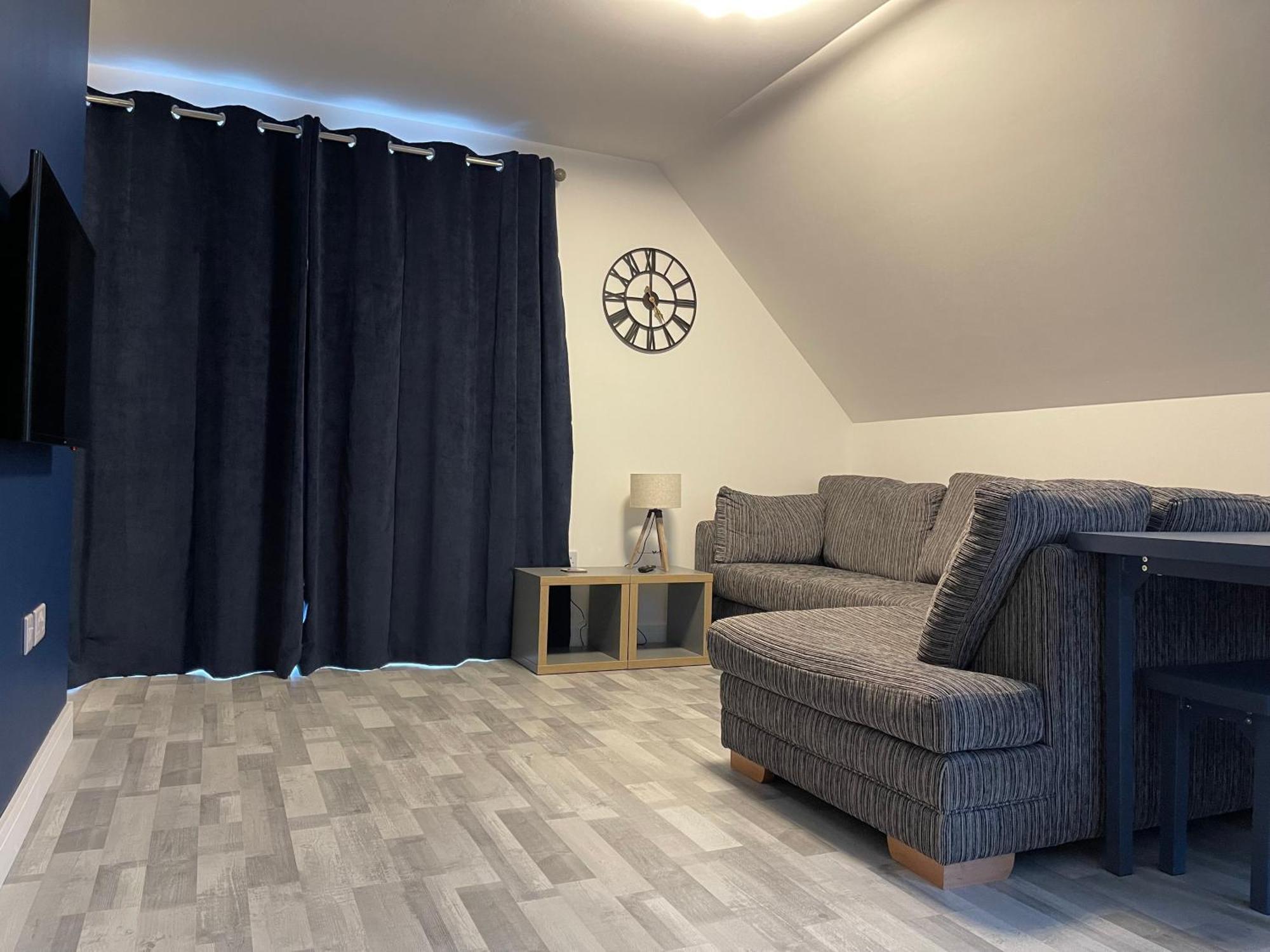 Lochside Loft - Self Catering Apartment For 2 In A Great Location For Inverness Airport And Both Cabot Highlands & Nairn Golf Courses Exterior photo